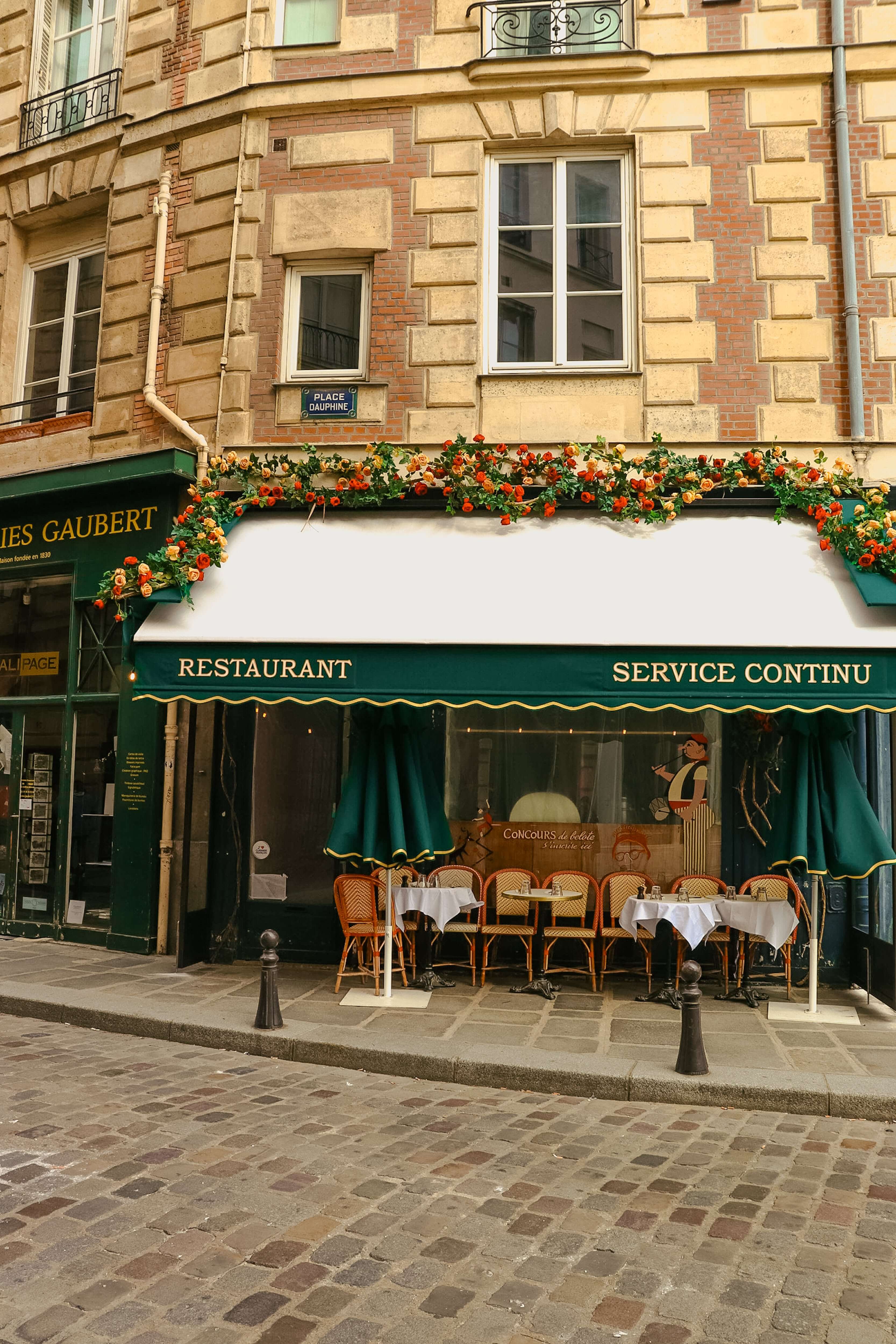 Restaraunt terrace image